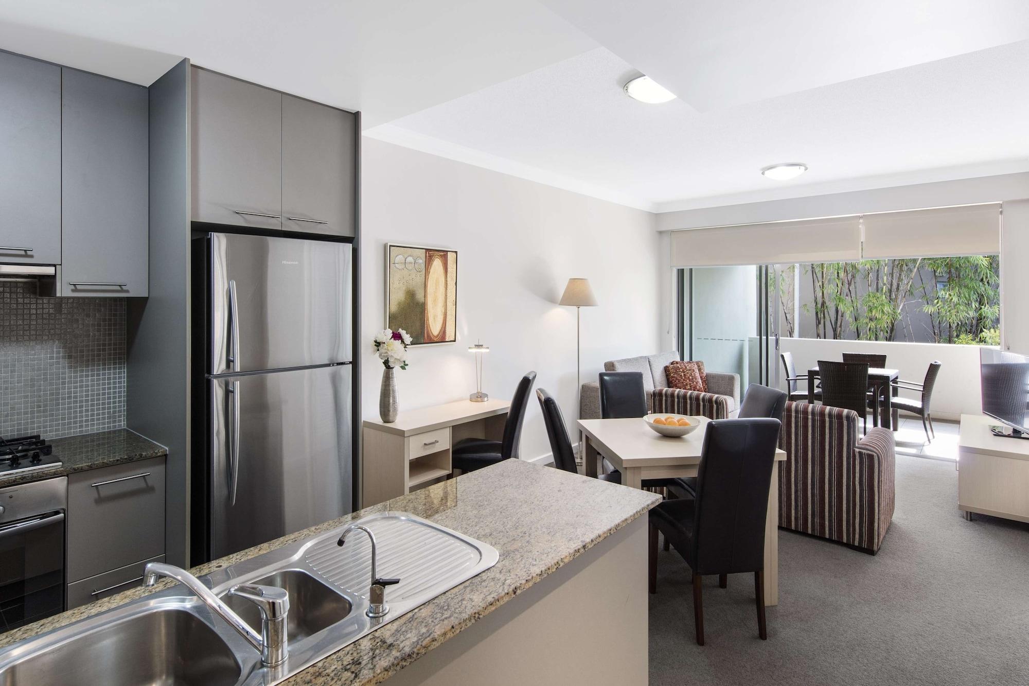 Oaks Brisbane Mews Suites Екстериор снимка