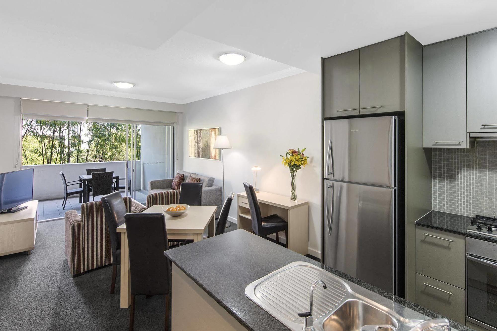 Oaks Brisbane Mews Suites Екстериор снимка