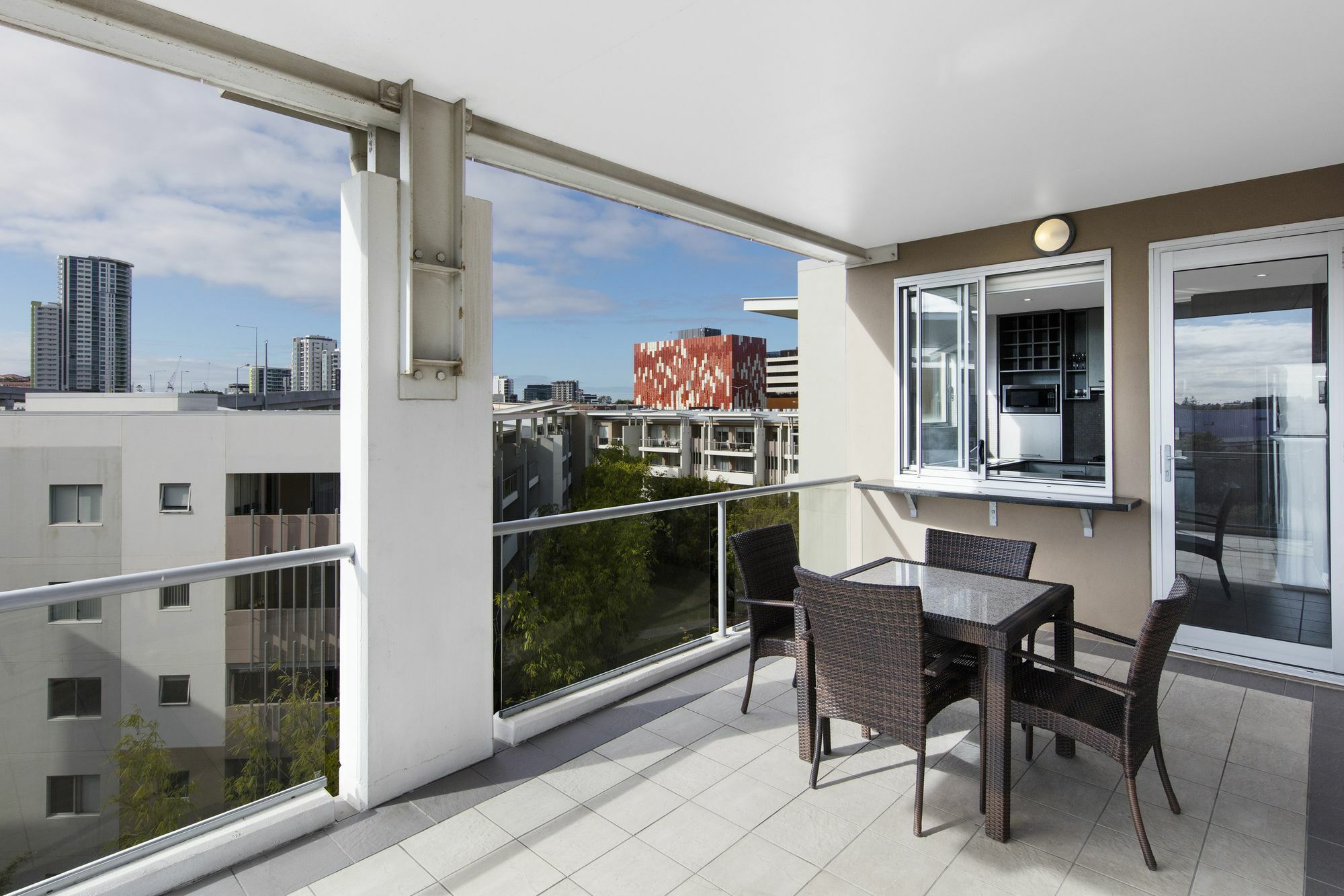 Oaks Brisbane Mews Suites Екстериор снимка